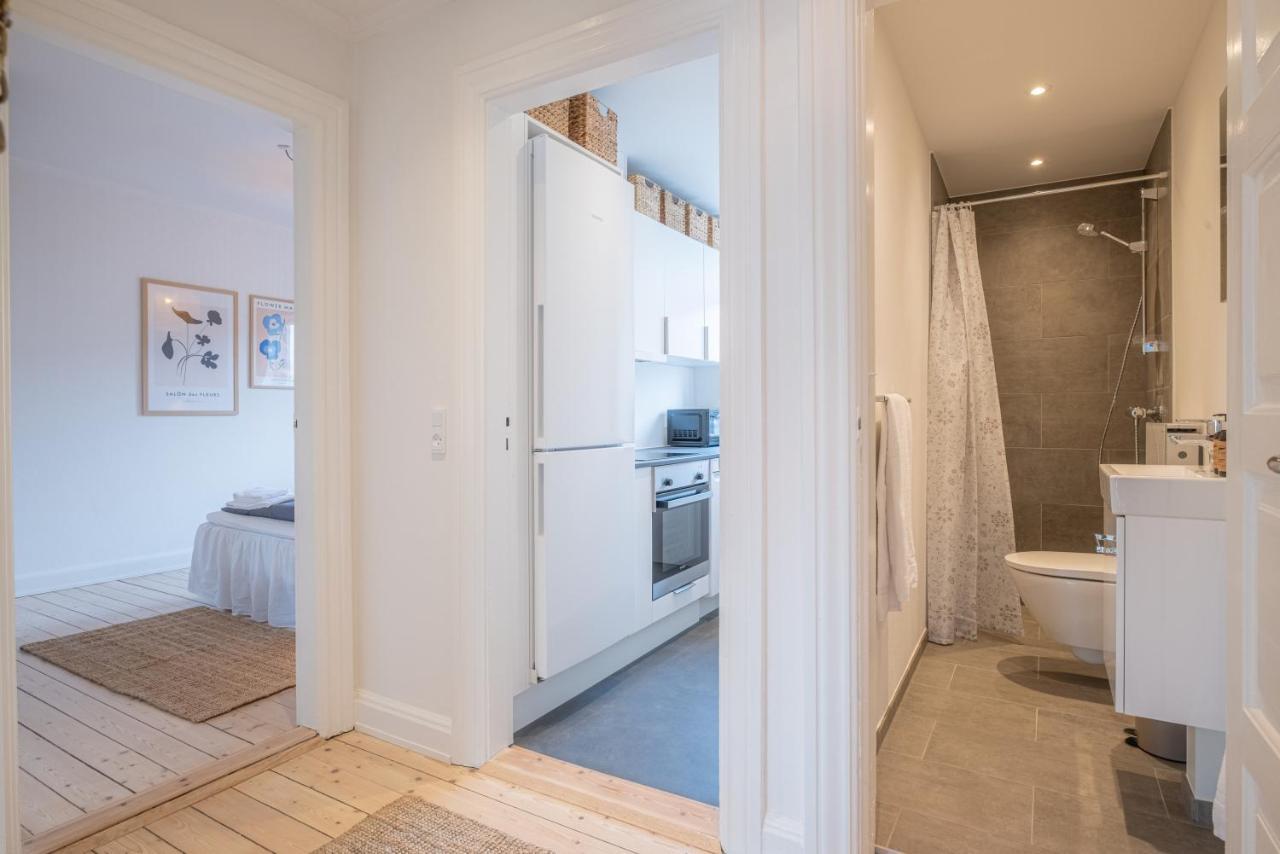 Newly Renovated 1-Bed Apartment In Aalborg Buitenkant foto