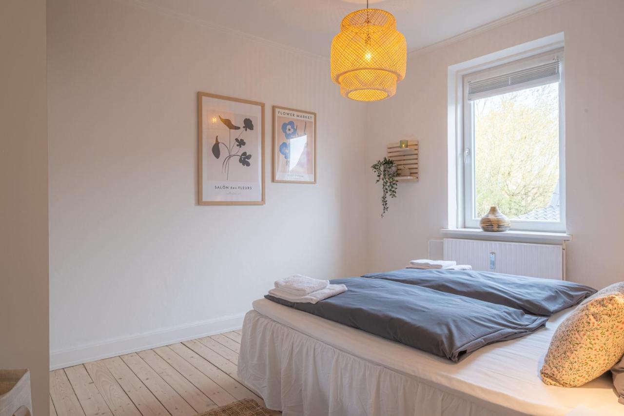 Newly Renovated 1-Bed Apartment In Aalborg Buitenkant foto